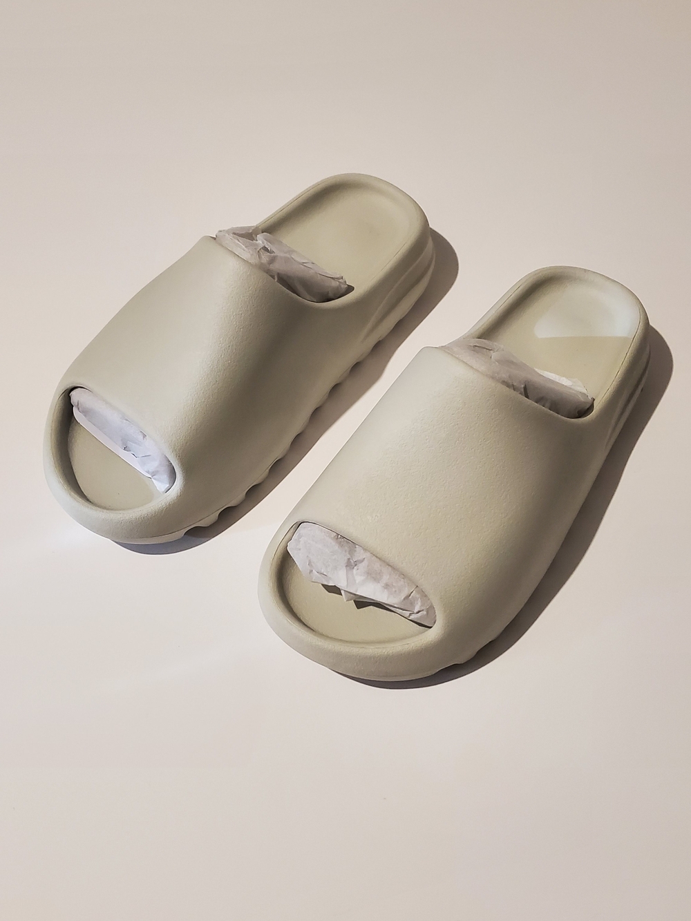 YS-01 Cream Slides Mens Size 8